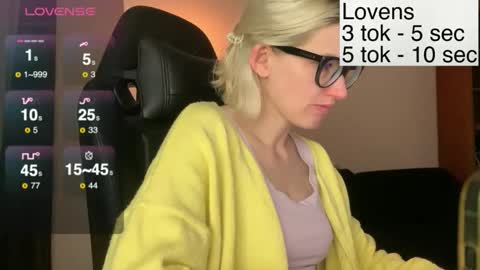 Sexy-Sweets online show from 11/18/25, 06:45