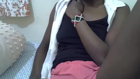 Snapshot of sexy_tania1 chatting on 10/22/25, 10:15 sexy_tania1 online show from 10/22/25, 10:15