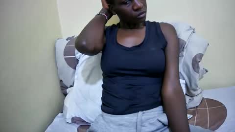 sexy_tania1 online show from 12/22/25, 09:17