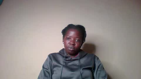 Snapshot of sexy_tiits chatting on 11/15/25, 11:43 queen Lerk online show from 11/15/25, 11:43