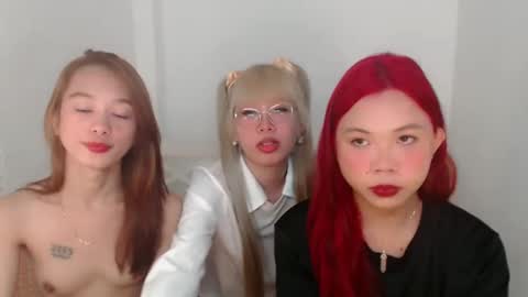 Snapshot of sexy_venicexx chatting on 12/27/24, 05:42 online show from 12/27/24, 05:42