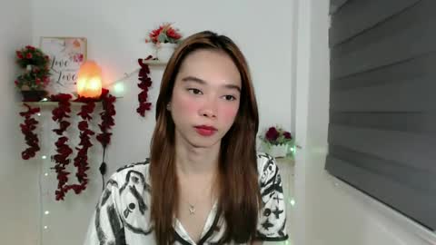 Snapshot of sexy_venicexx chatting on 02/11/25, 10:48 online show from 02/11/25, 10:48