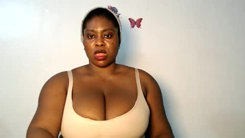 Snapshot of sexy_wetpussyy chatting on 12/20/25, 11:01 Luna online show from 12/20/25, 11:01