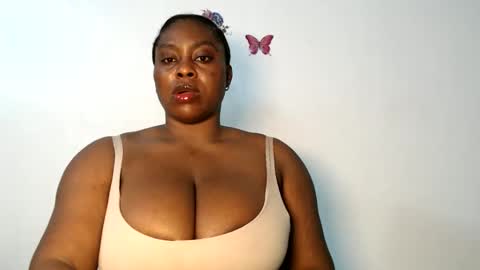 Snapshot of sexy_wetpussyy chatting on 01/07/26, 12:13 Luna online show from 01/07/26, 12:13