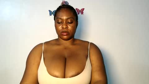 Snapshot of sexy_wetpussyy chatting on 01/10/26, 11:53 Luna online show from 01/10/26, 11:53