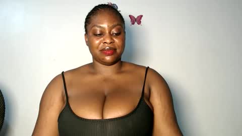 Snapshot of sexy_wetpussyy chatting on 02/06/26, 08:23 Luna online show from 02/06/26, 08:23