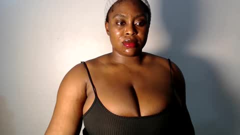 Snapshot of sexy_wetpussyy chatting on 03/02/26, 09:43 Luna online show from 03/02/26, 09:43