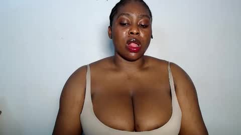 Snapshot of sexy_wetpussyy chatting on 03/03/26, 08:59 Luna online show from 03/03/26, 08:59