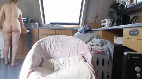 Amanda online show from 04/19/26, 09:19