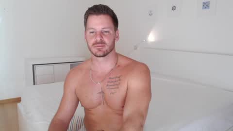 Snapshot of sexyandmarried chatting on 12/14/24, 10:02 sexyandmarried online show from 12/14/24, 10:02