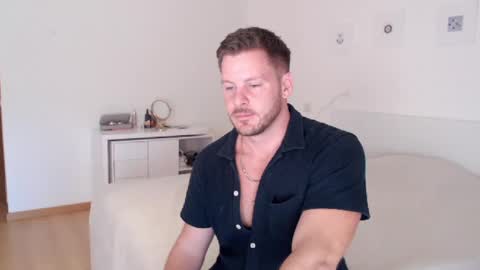 Snapshot of sexyandmarried chatting on 12/24/24, 01:28 sexyandmarried online show from 12/24/24, 01:28