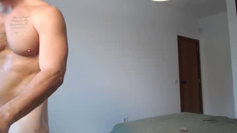 Snapshot of sexyandmarried chatting on 10/16/25, 10:27 sexyandmarried online show from 10/16/25, 10:27