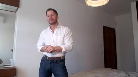 Snapshot of sexyandmarried chatting on 12/19/25, 02:35 sexyandmarried online show from 12/19/25, 02:35