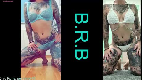 Snapshot of sexyariel15 chatting on 05/27/26, 04:48 SexyAriel15 online show from 05/27/26, 04:48