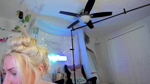 Snapshot of sexyashley_21 chatting on 01/17/25, 06:26 Ashley Teal online show from 01/17/25, 06:26