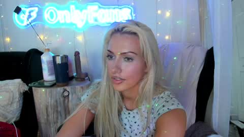 Snapshot of sexyashley_21 chatting on 02/08/25, 05:18 Ashley Teal online show from 02/08/25, 05:18