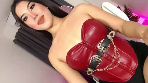 Snapshot of sexybaby2999 chatting on 10/30/25, 01:07 Lexie online show from 10/30/25, 01:07