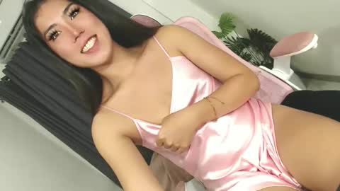 Snapshot of sexybaby2999 chatting on 12/21/25, 07:43 Lexie online show from 12/21/25, 07:43