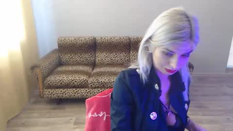 Snapshot of sexybeatriice chatting on 02/18/25, 07:21 sexybeatriice online show from 02/18/25, 07:21