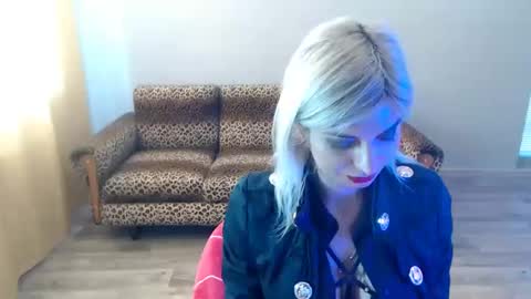 Snapshot of sexybeatriice chatting on 02/18/25, 12:17 sexybeatriice online show from 02/18/25, 12:17