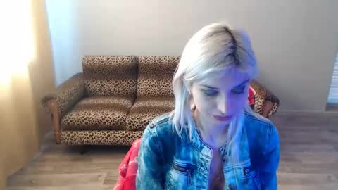 Snapshot of sexybeatriice chatting on 02/27/25, 07:12 sexybeatriice online show from 02/27/25, 07:12