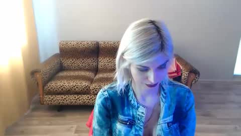 Snapshot of sexybeatriice chatting on 03/02/25, 10:24 sexybeatriice online show from 03/02/25, 10:24