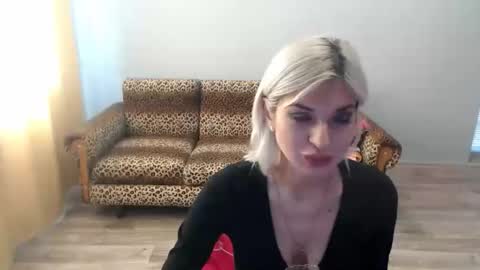 Snapshot of sexybeatriice chatting on 10/14/25, 06:36 sexybeatriice online show from 10/14/25, 06:36