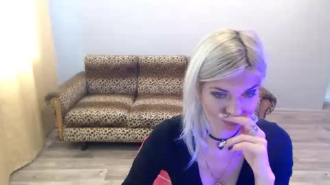 Snapshot of sexybeatriice chatting on 11/12/25, 07:42 sexybeatriice online show from 11/12/25, 07:42