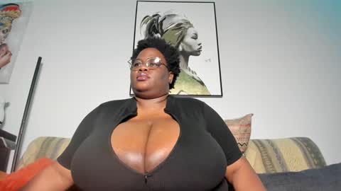 Snapshot of sexyblackhugetits chatting on 01/28/25, 03:47 sexyblackhugetits online show from 01/28/25, 03:47