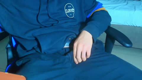 Snapshot of sexyboy_vc chatting on 09/29/25, 01:05 owen sky online show from 09/29/25, 01:05
