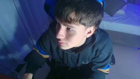 Snapshot of sexyboy_vc chatting on 10/07/25, 01:30 owen sky online show from 10/07/25, 01:30