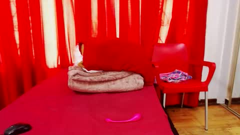 Snapshot of sexybustyboobs chatting on 11/13/25, 04:55 sexybustyboobs online show from 11/13/25, 04:55