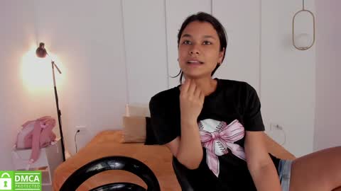 chanell and yina online show from 01/09/25, 06:47