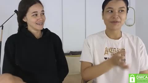 chanell and yina online show from 12/05/25, 01:20