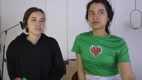 Snapshot of sexychanell_18 chatting on 02/10/26, 01:37 chanell and yina online show from 02/10/26, 01:37