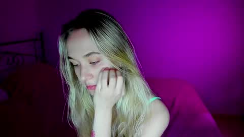 Sophia online show from 02/06/25, 09:32