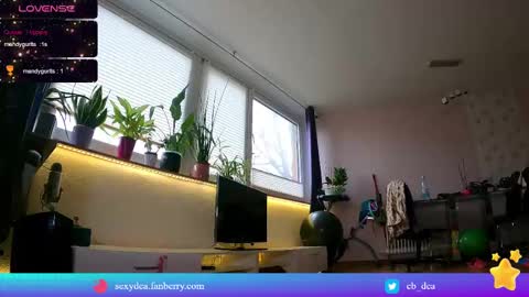Snapshot of sexydea chatting on 03/01/25, 12:34 XDA   online show from 03/01/25, 12:34