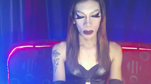 Snapshot of sexydevine_34 chatting on 02/26/26, 07:46 Devine online show from 02/26/26, 07:46