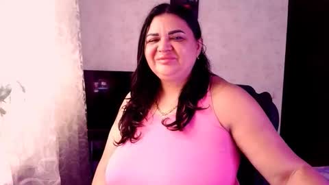 Snapshot of sexydollywoman chatting on 11/28/25, 08:28 sexydollywoman online show from 11/28/25, 08:28