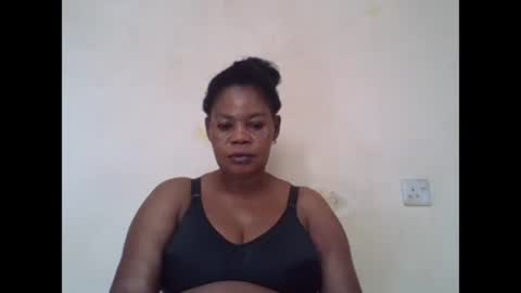 Snapshot of sexydove2 chatting on 02/03/25, 07:40 EMILY online show from 02/03/25, 07:40