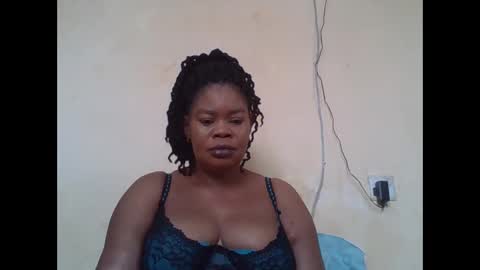 Snapshot of sexydove2 chatting on 09/10/25, 07:19 EMILY online show from 09/10/25, 07:19