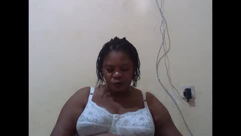 Snapshot of sexydove2 chatting on 10/08/25, 06:27 EMILY online show from 10/08/25, 06:27
