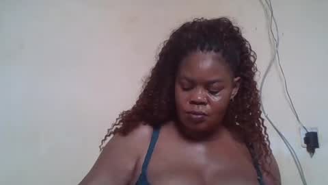 Snapshot of sexydove2 chatting on 06/17/26, 06:49 EMILY online show from 06/17/26, 06:49