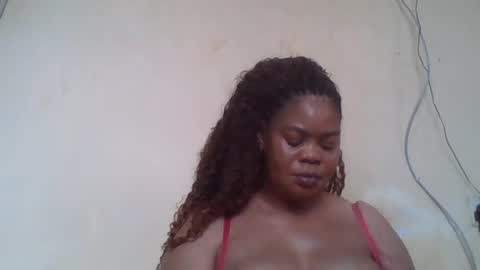 Snapshot of sexydove2 chatting on 06/25/26, 06:40 EMILY online show from 06/25/26, 06:40