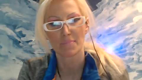 Snapshot of sexyeni chatting on 02/25/25, 11:00 ENI pvt moan your name WHEN I M NOT online you tell me in SNAPCHAT deal yes add me... FREE TWITTER magiconline101...... online show from 02/25/25, 11:00