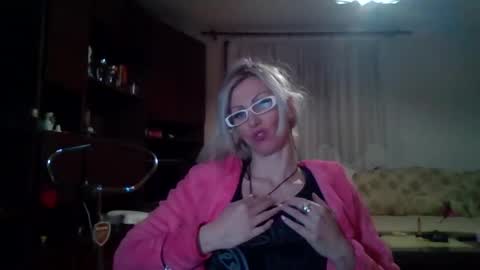 Snapshot of sexyeni chatting on 11/30/25, 10:25 ENI pvt moan your name WHEN I M NOT online you tell me in SNAPCHAT deal yes add me... FREE TWITTER magiconline101...... online show from 11/30/25, 10:25