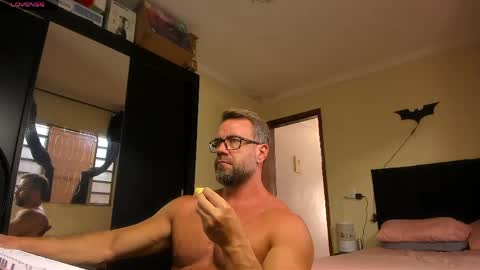 chris online show from 04/19/26, 01:43