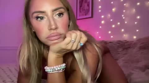 Snapshot of sexygoodvibebabe69 chatting on 11/09/25, 08:12 Ashley Love online show from 11/09/25, 08:12