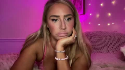 Snapshot of sexygoodvibebabe69 chatting on 11/24/25, 08:58 Ashley Love online show from 11/24/25, 08:58