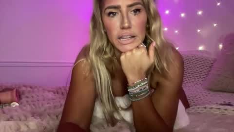 Snapshot of sexygoodvibebabe69 chatting on 11/29/25, 07:22 Ashley Love online show from 11/29/25, 07:22